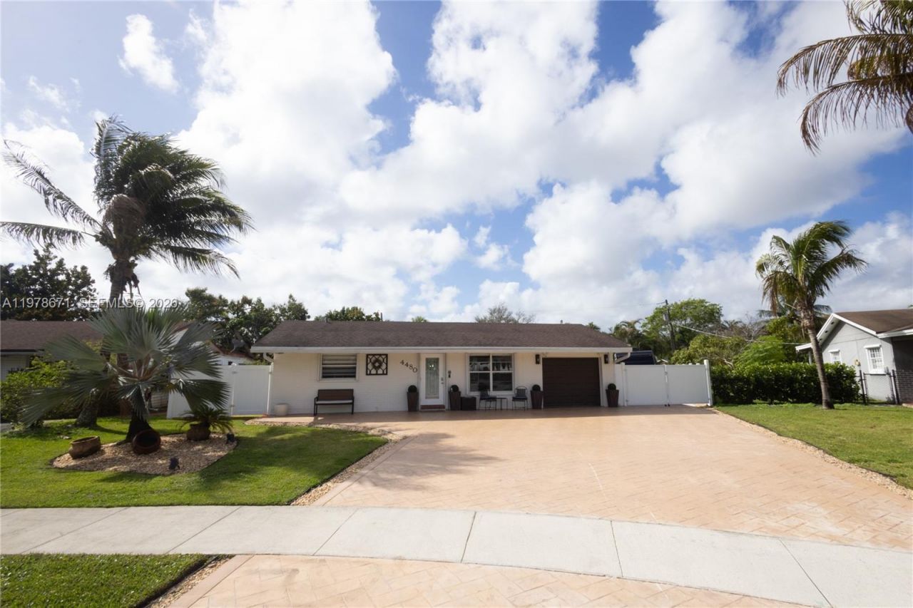 4480 NW 61st St, North Lauderdale, FL 33319 Photo