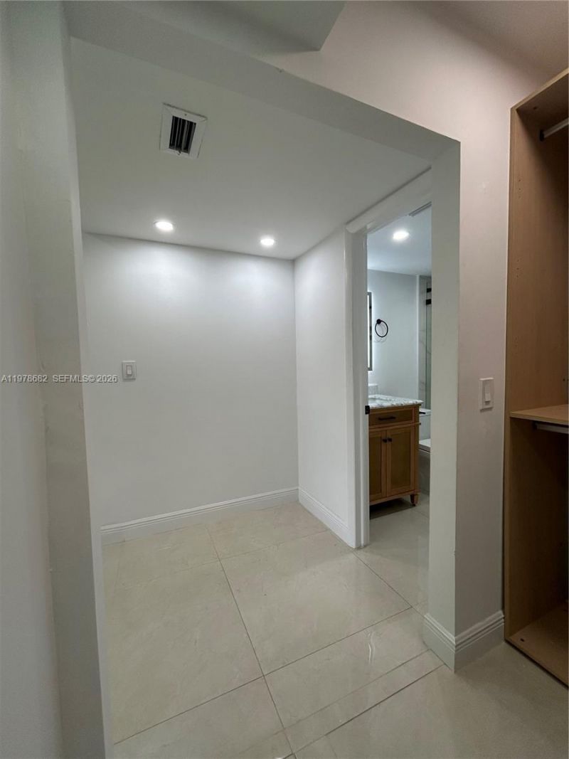 300 Berkley Rd , Unit 108, Hollywood, FL 33024 Photo