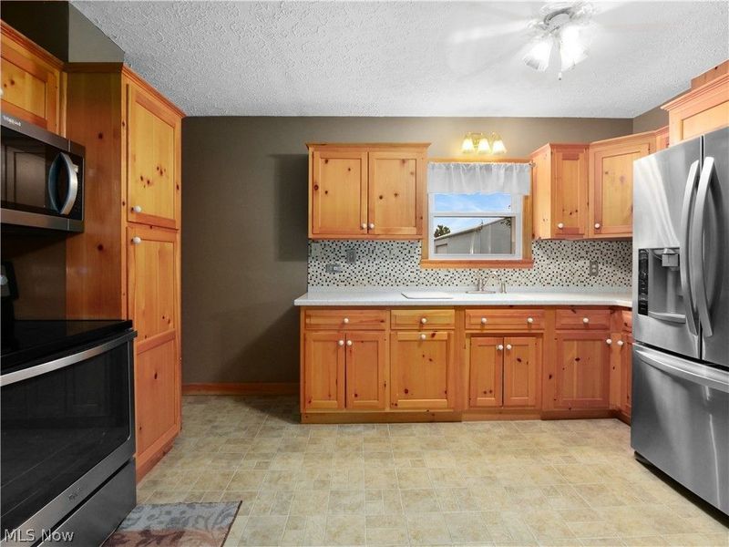 110 Railroad Street, Lagrange, OH 44050 Photo 6