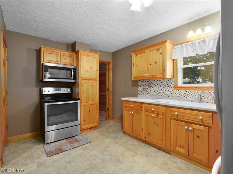 110 Railroad Street, Lagrange, OH 44050 Photo 7