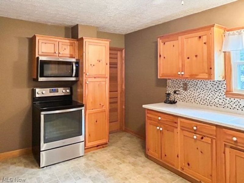 110 Railroad Street, Lagrange, OH 44050 Photo 8