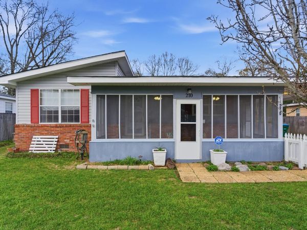 210 E 7th Ave., Petal, MS 39465