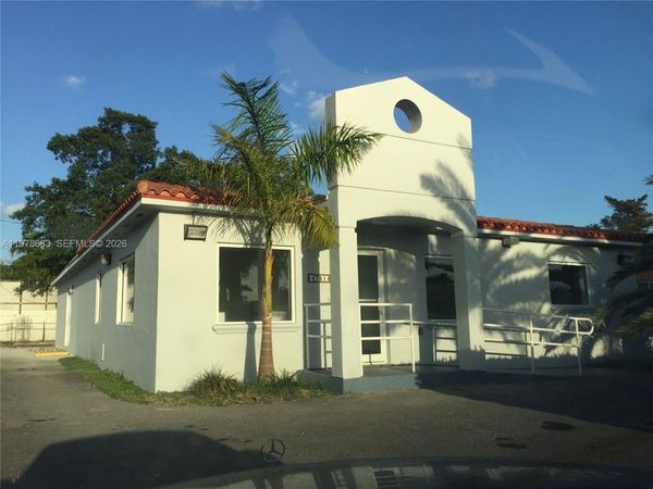 4751 W 4th Ave , Hialeah, FL 33012