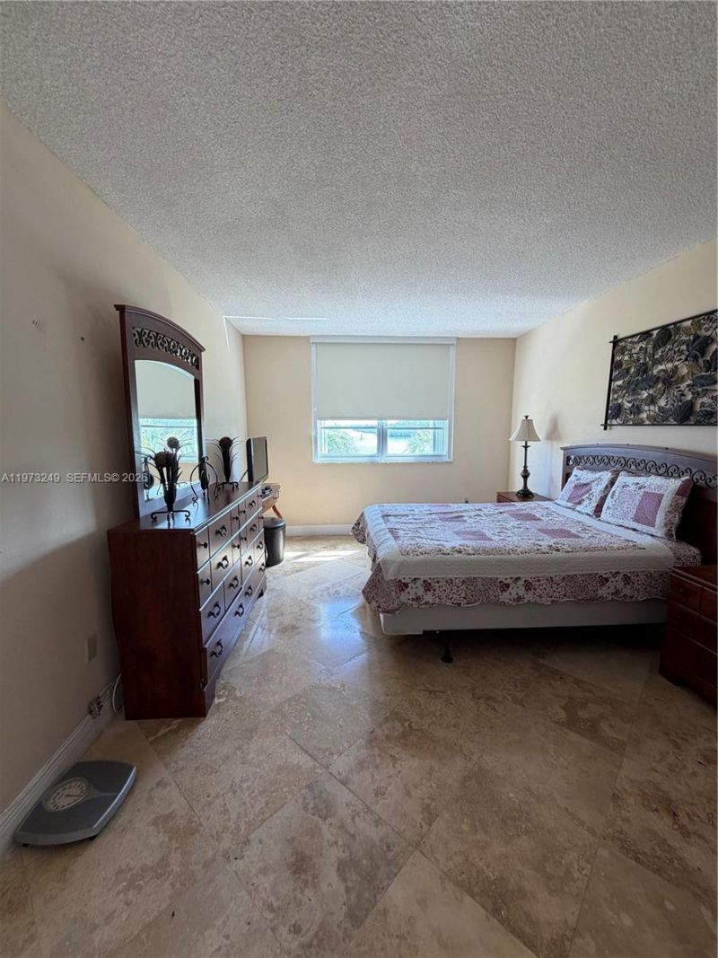 500 Bayview Dr , Unit 218, Sunny Isles Beach, FL 33160 Photo