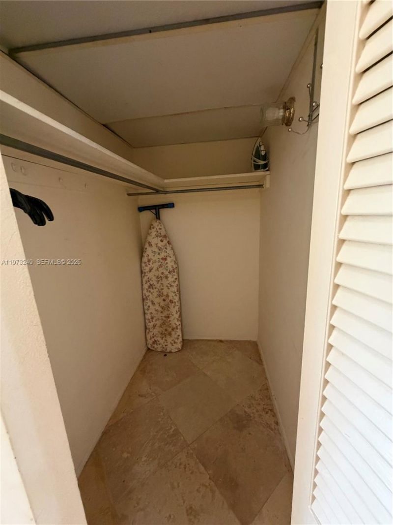 500 Bayview Dr , Unit 218, Sunny Isles Beach, FL 33160 Photo