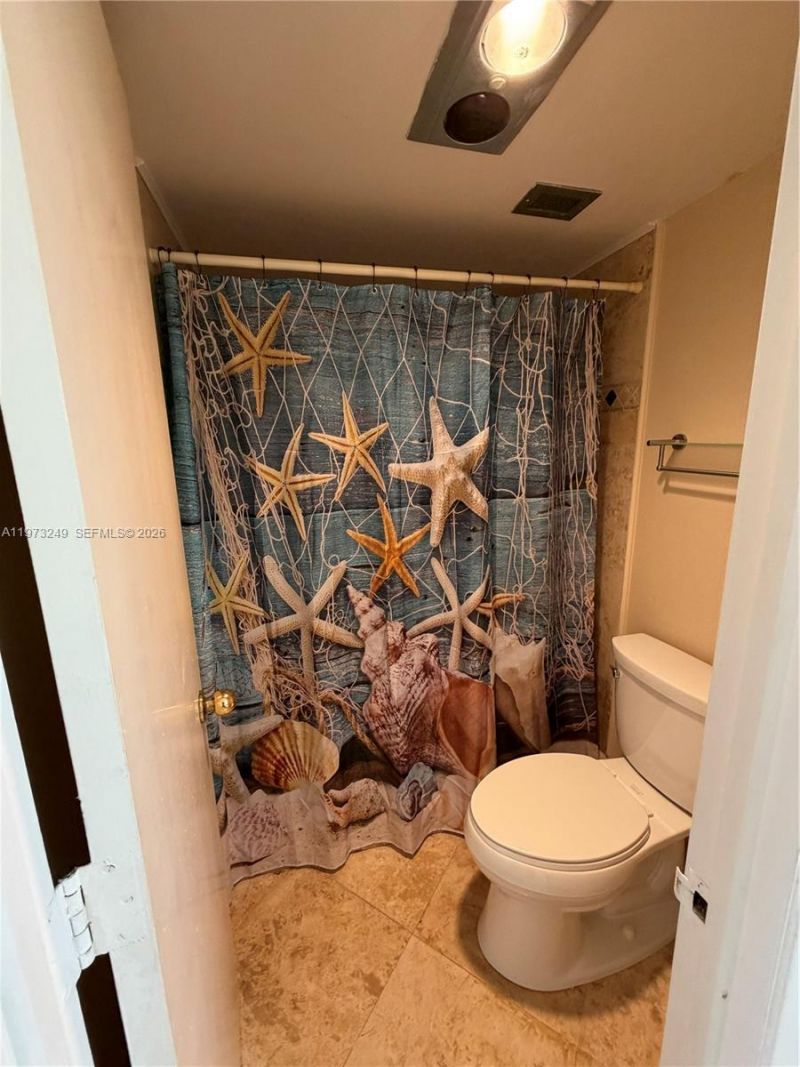 500 Bayview Dr , Unit 218, Sunny Isles Beach, FL 33160 Photo