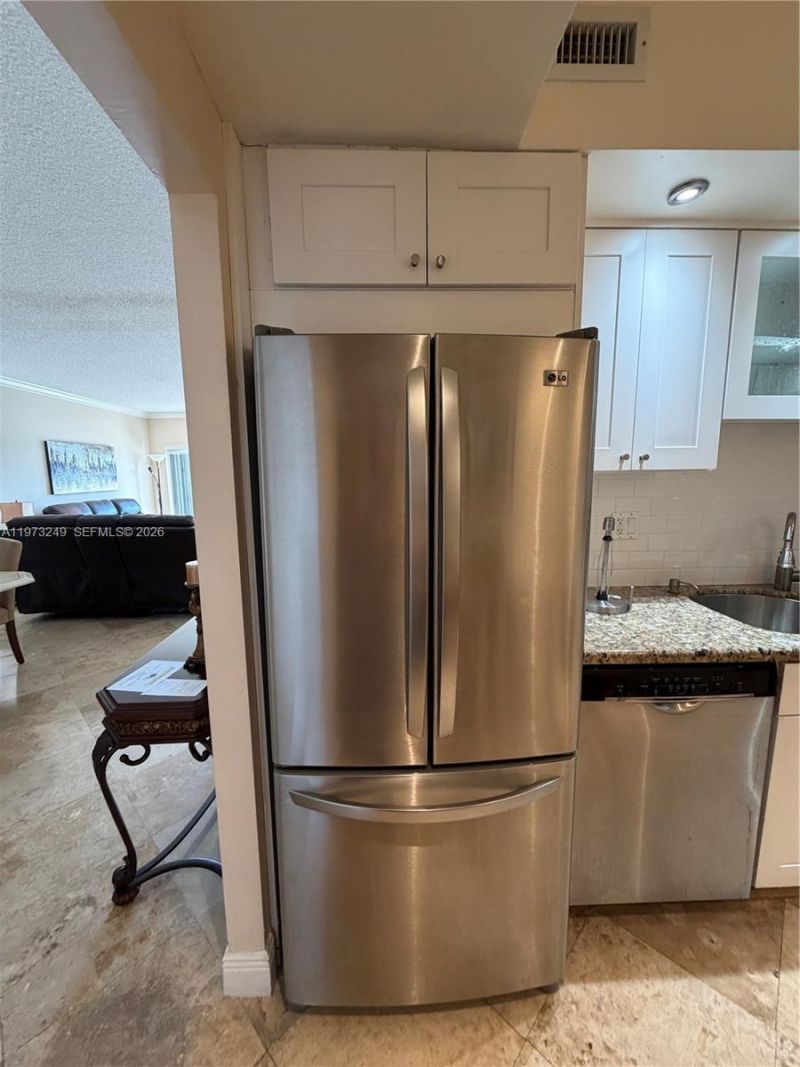 500 Bayview Dr , Unit 218, Sunny Isles Beach, FL 33160 Photo