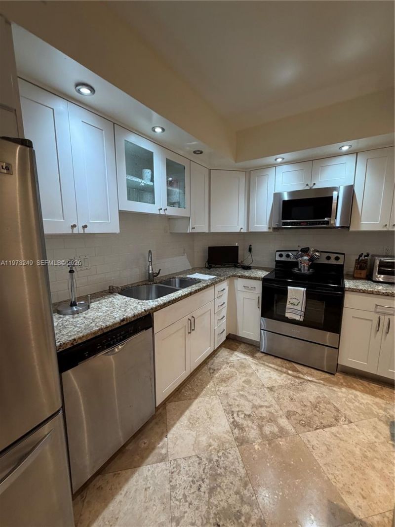 500 Bayview Dr , Unit 218, Sunny Isles Beach, FL 33160 Photo