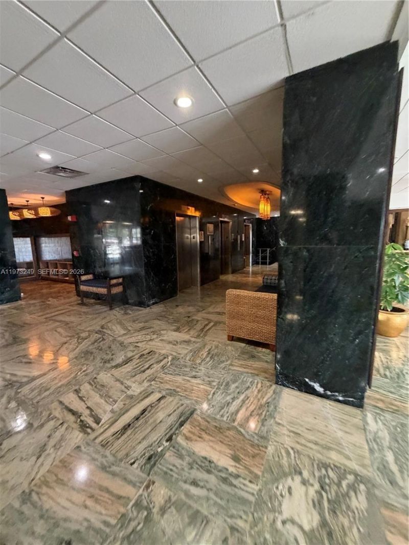 500 Bayview Dr , Unit 218, Sunny Isles Beach, FL 33160 Photo