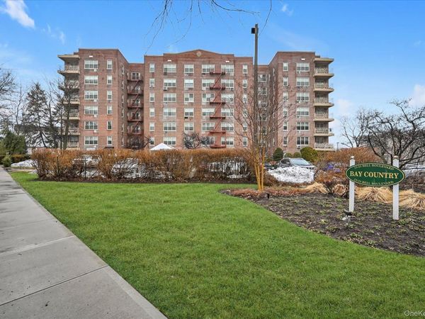 23-25 Bell Boulevard, Unit 6J, Bayside, NY 11360