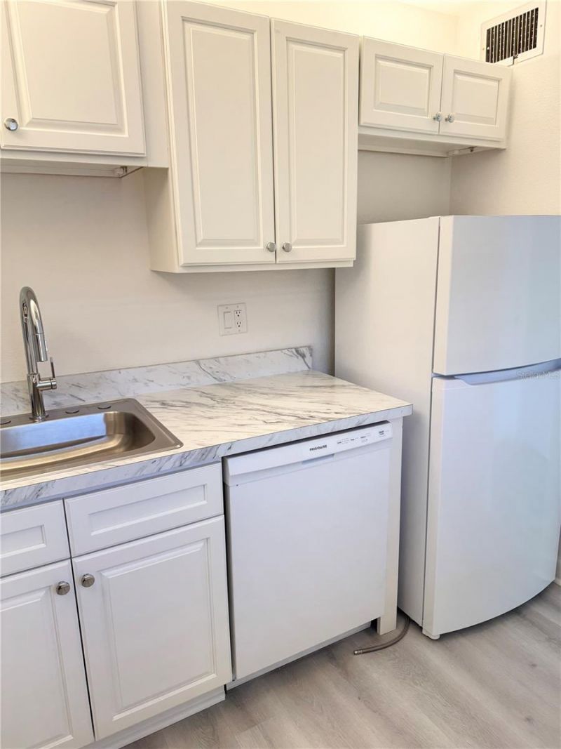 7425 Bay Island Drive S, Unit 103, South Pasadena, FL 33707 Photo