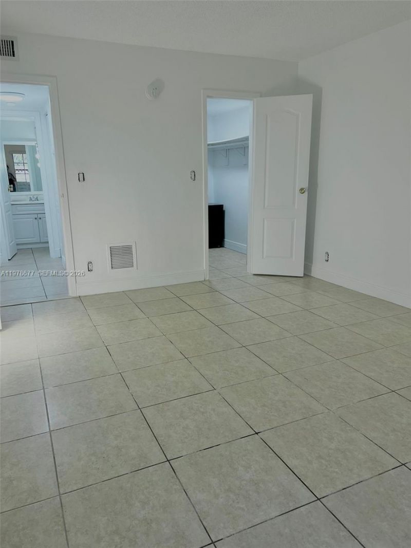 5221 Geneva Way , Unit 103, Doral, FL 33166 Photo