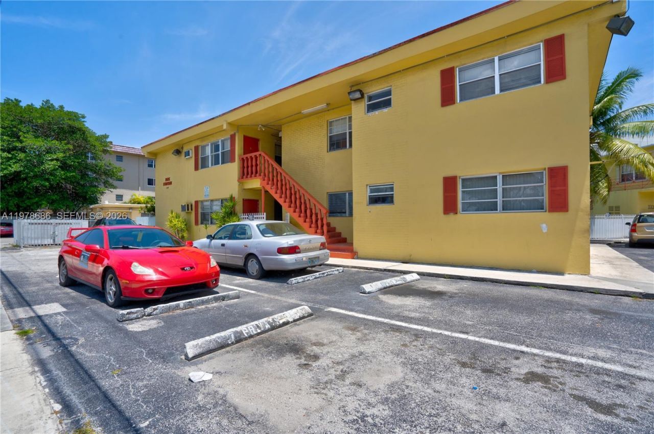 12195 W Dixie Hwy, Unit 6E, North Miami, FL 33161 Photo