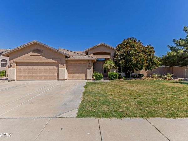 6998 W Muriel Drive, Glendale, AZ 85308