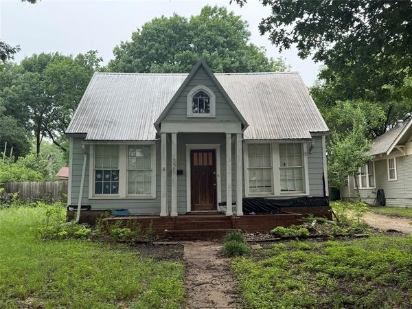 325 Virginia Avenue, Waxahachie, TX 75165