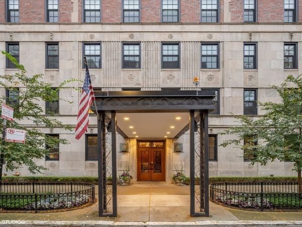 73 E Elm Street , Unit 3B, Chicago, IL 60611