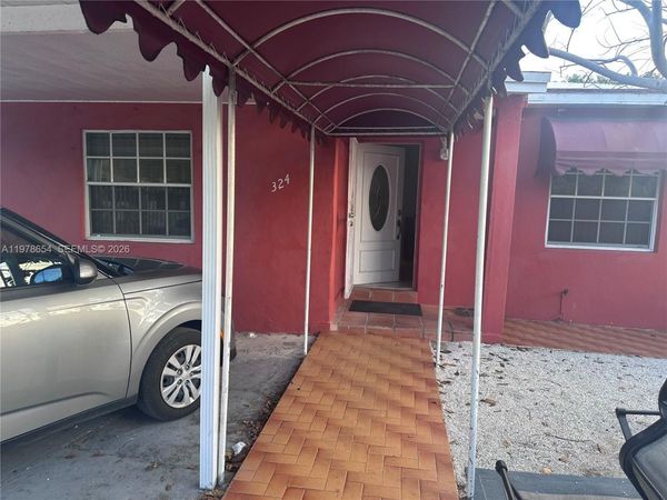 324 NW 47th St , Miami, FL 33127