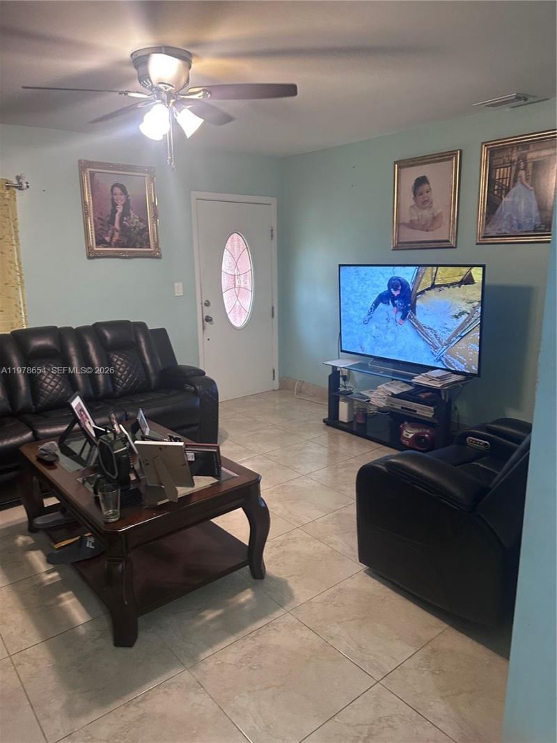 324 NW 47th St , Miami, FL 33127 Photo