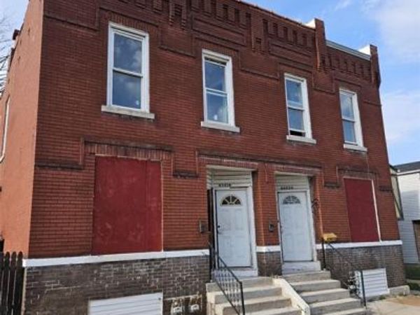 4501 Mary Avenue , St Louis, MO 63107