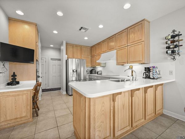 39797 River Oaks Dr, Ponchatoula, LA 70454