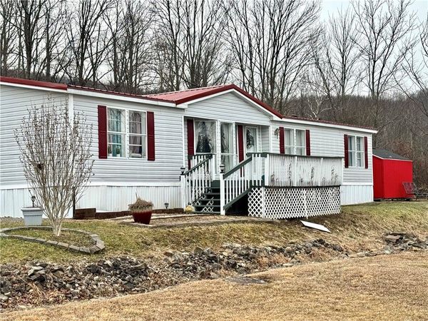 132 Victoria Ln, Hopwood, PA 15445
