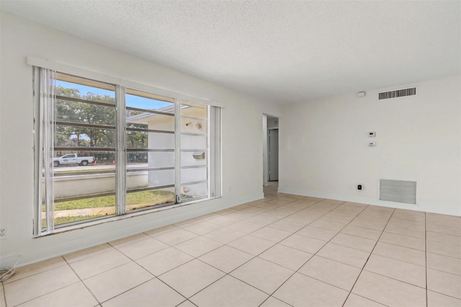 6821-6825 NW 11th Place, Unit 6825, Plantation, FL 33313 Photo
