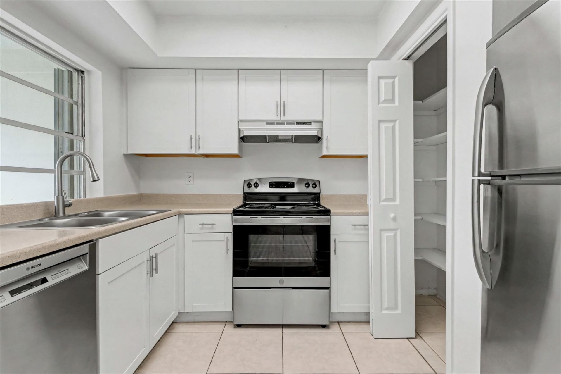 6821-6825 NW 11th Place, Unit 6825, Plantation, FL 33313 Photo