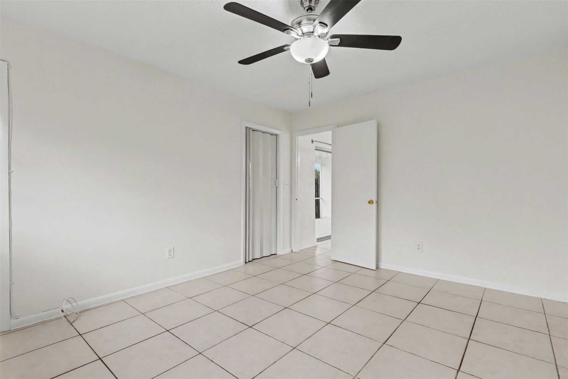 6821-6825 NW 11th Place, Unit 6825, Plantation, FL 33313 Photo
