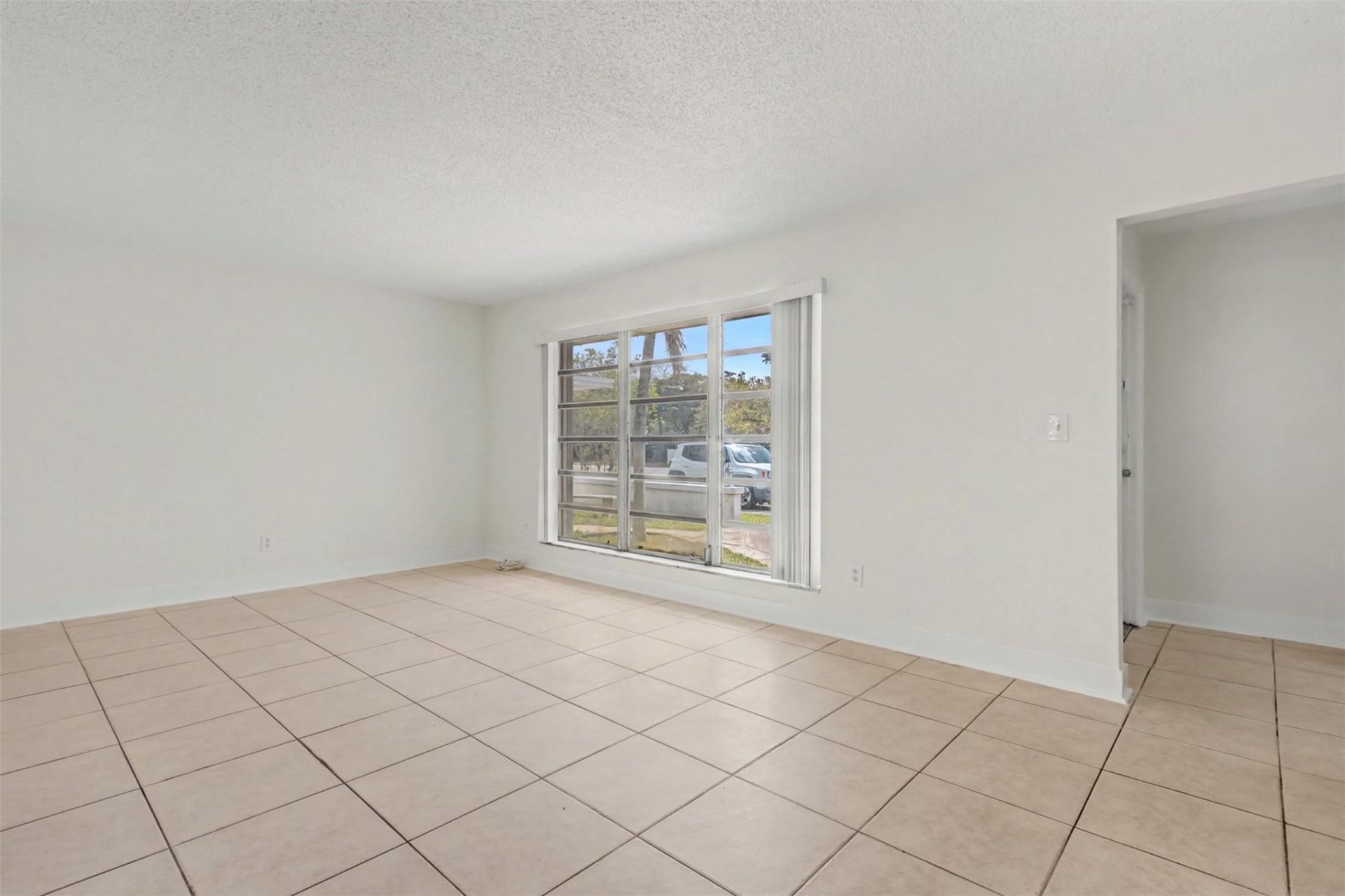 6821-6825 NW 11th Place, Unit 6825, Plantation, FL 33313 Photo