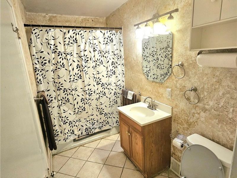 6280 Eldridge Boulevard, Bedford Heights, OH 44146 Photo 9