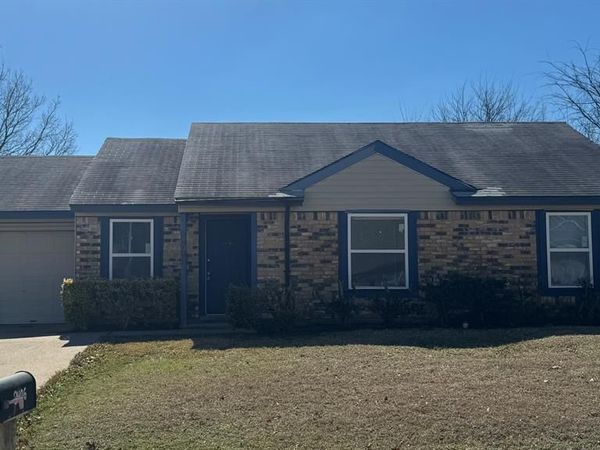 2406 Villanova Street , Arlington, TX 76018