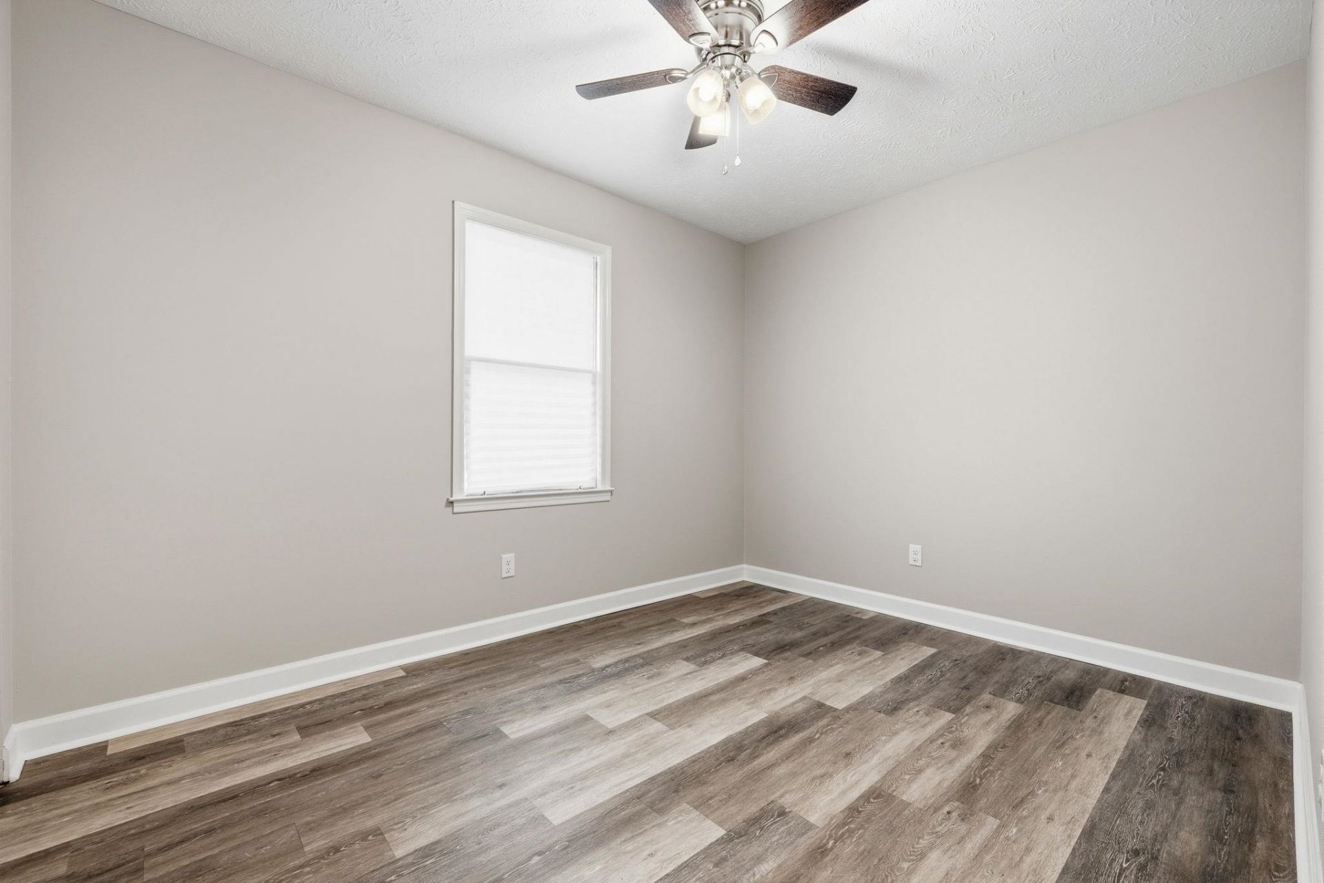 902 Forest Loop Rd. Photo 17