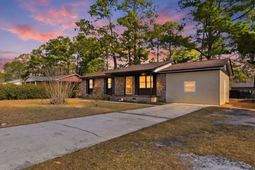 902 Forest Loop Rd. photo 4