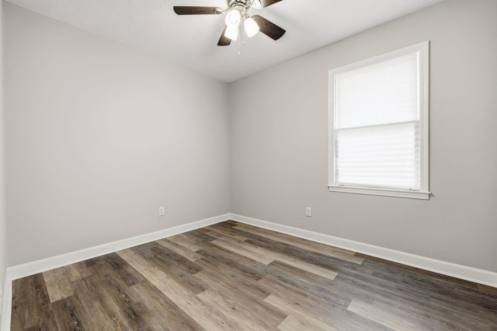 902 Forest Loop Rd. Photo 25