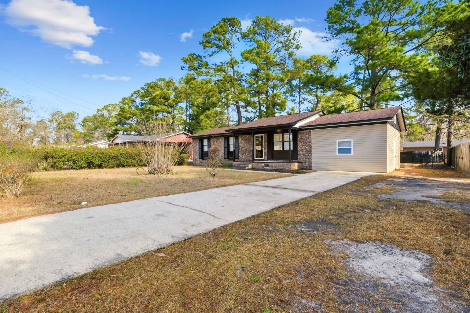 902 Forest Loop Rd. Photo 4