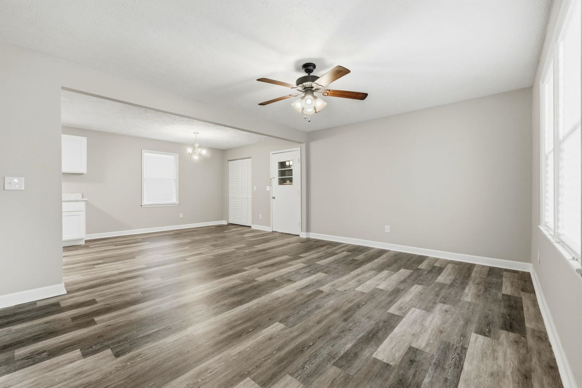 902 Forest Loop Rd. Photo 5