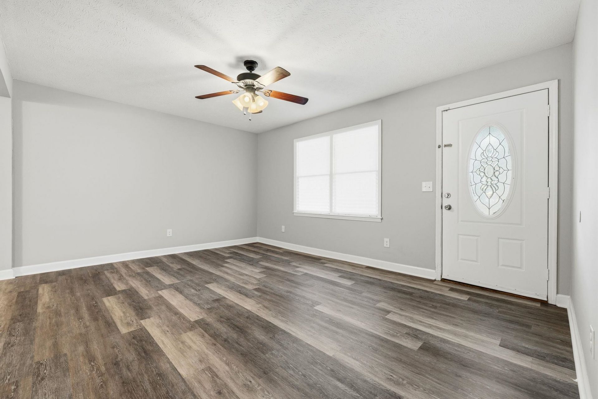 902 Forest Loop Rd. Photo 6