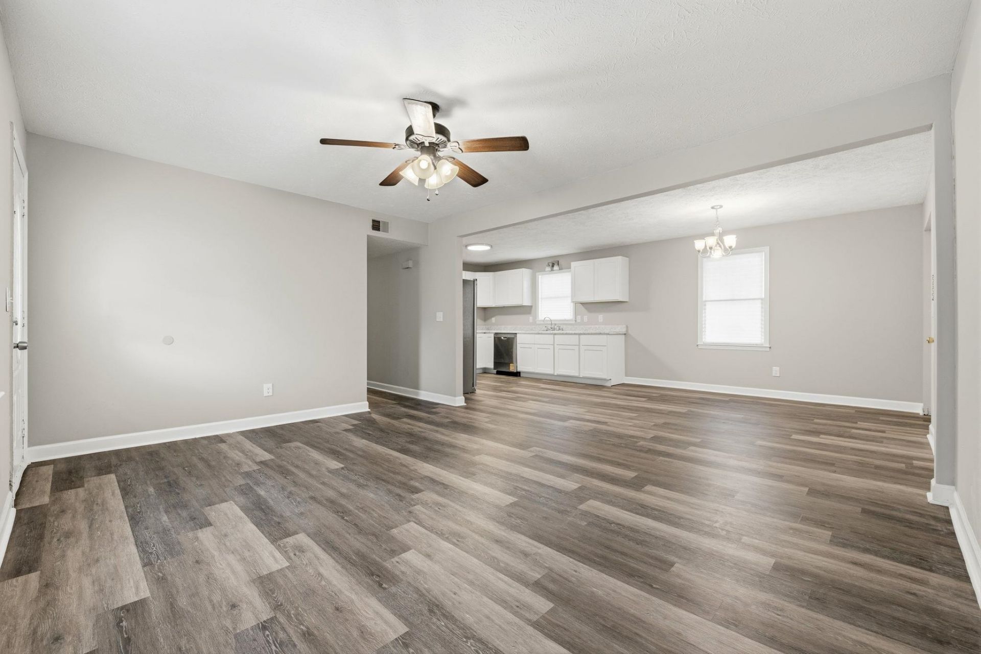 902 Forest Loop Rd. Photo 9