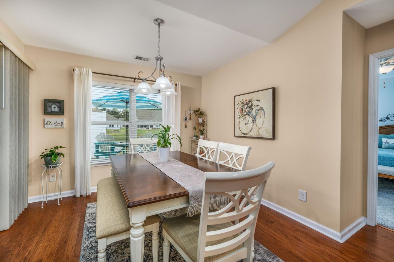 901 Sewing Bee Pl. Photo 11