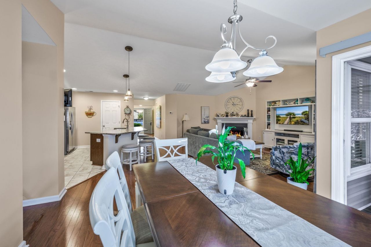 901 Sewing Bee Pl. Photo 12