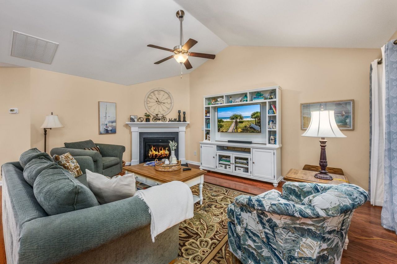 901 Sewing Bee Pl. Photo 14