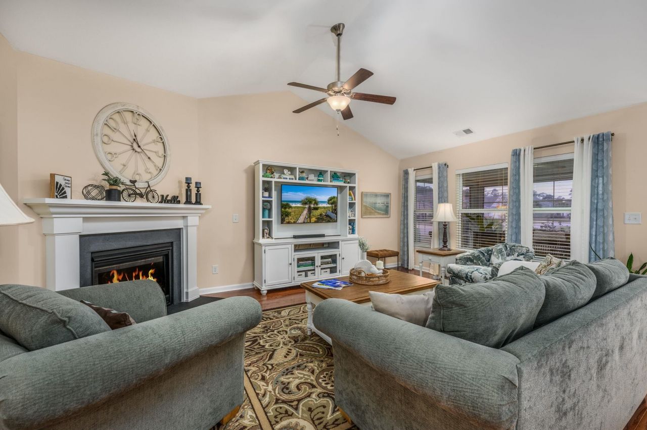 901 Sewing Bee Pl. Photo 15