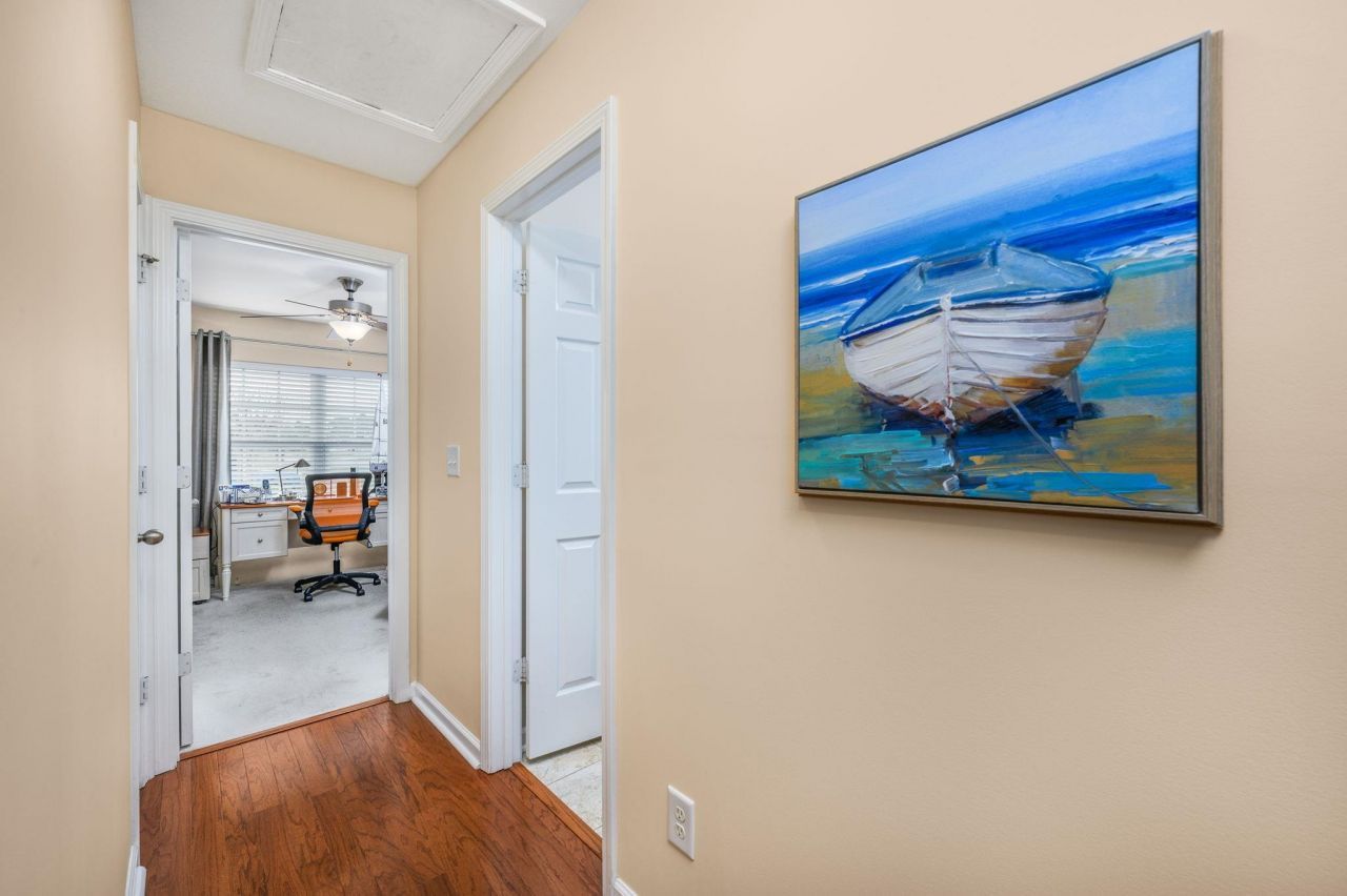 901 Sewing Bee Pl. Photo 4