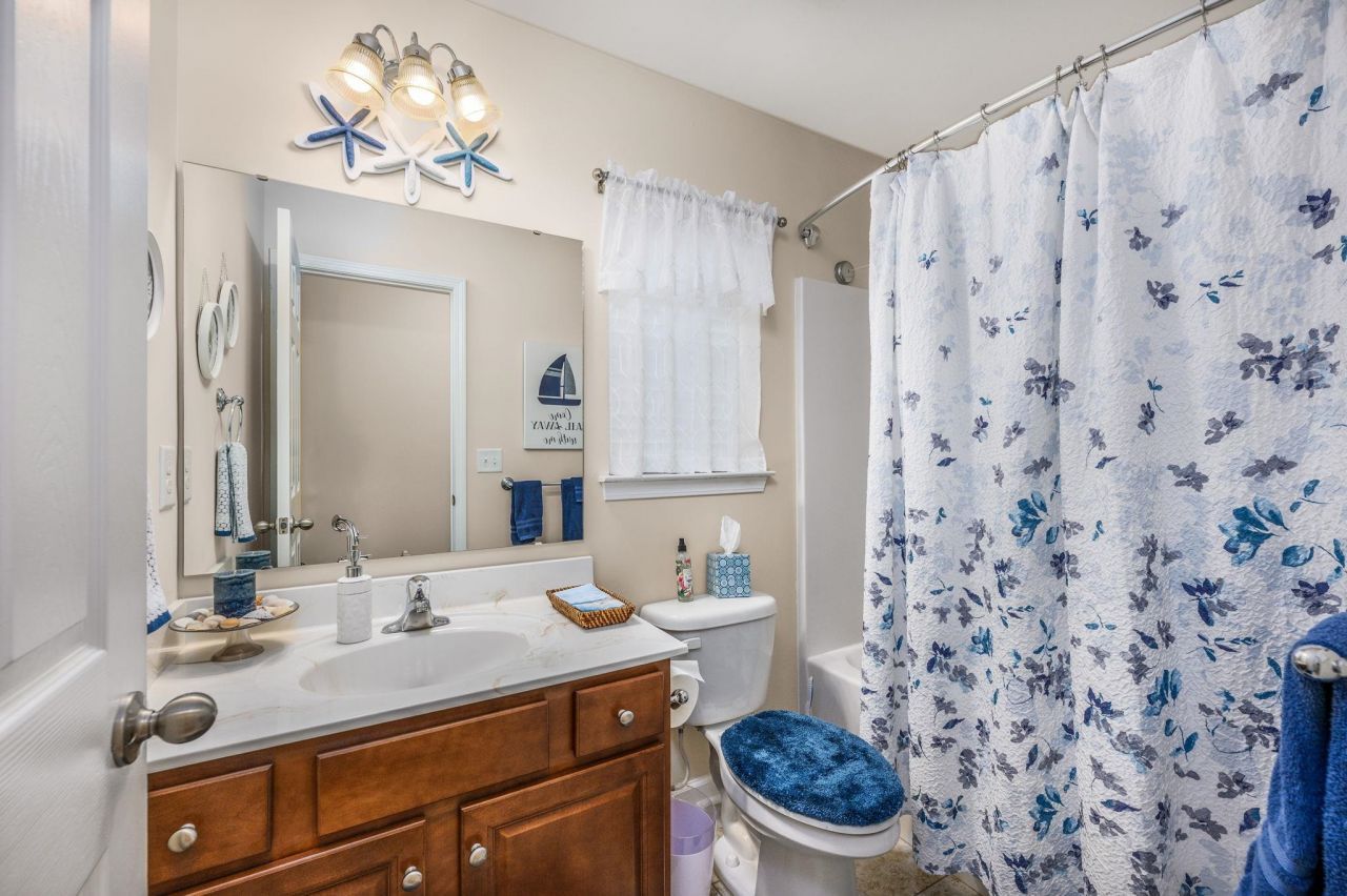 901 Sewing Bee Pl. Photo 6