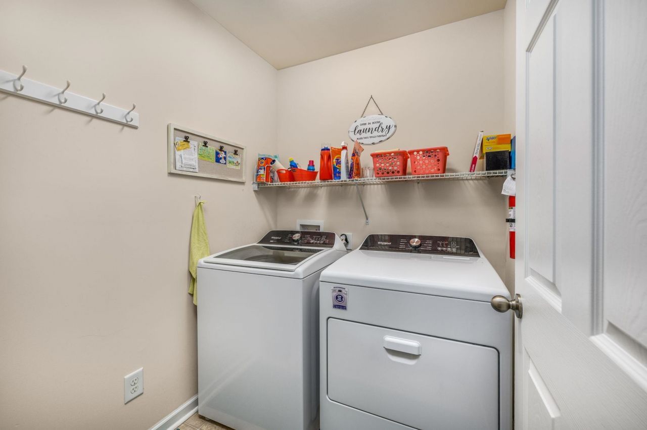 901 Sewing Bee Pl. Photo 8