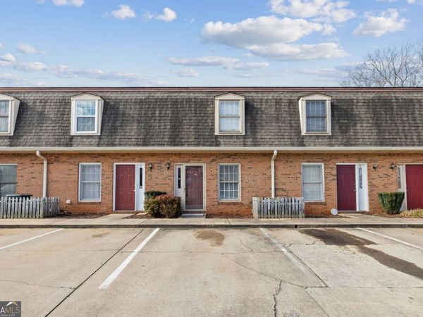 3730 Old Flowery Branch Road, Unit J-5, Oakwood, GA 30566