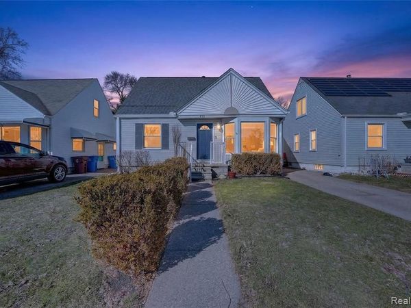 438 W Brockton Avenue, Madison Heights, MI 48071