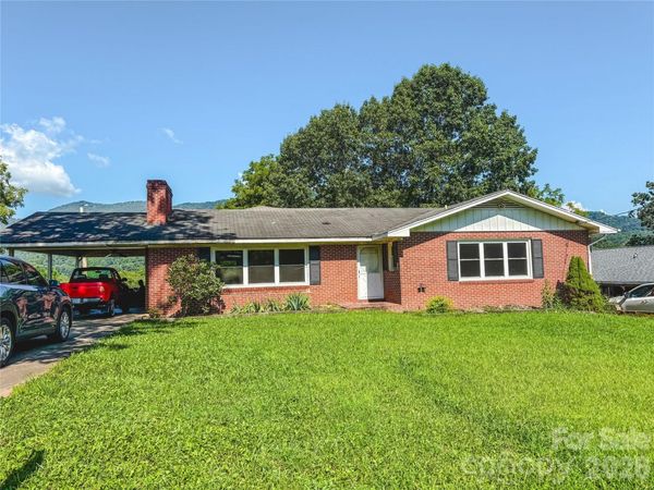 32 Tate Street , Waynesville, NC 28786