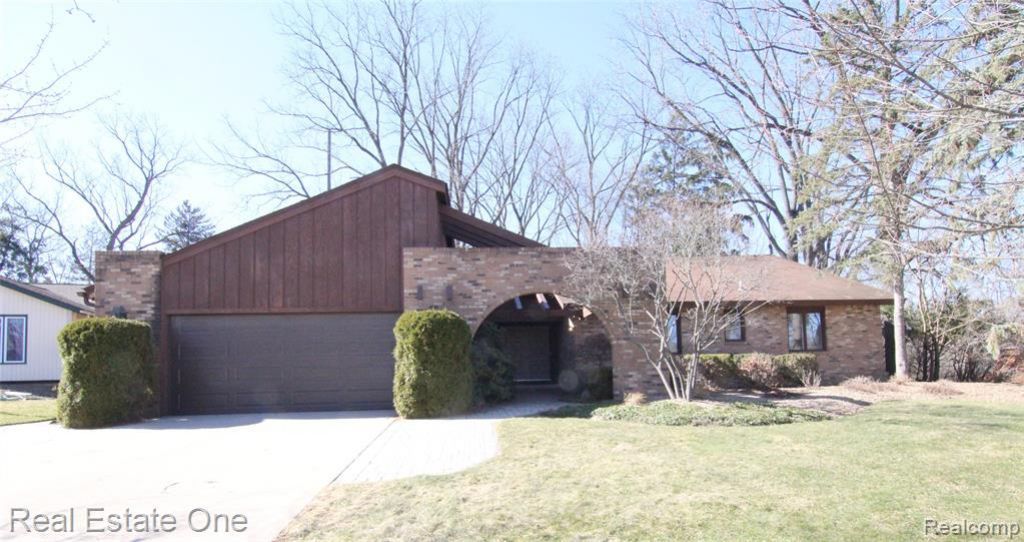 4458 Southmoor Lane, West Bloomfield Township, MI 48323 Main Photo