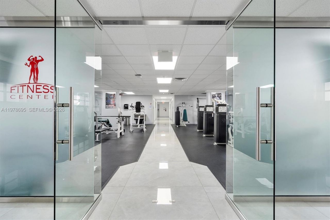 600 Parkview Dr , Unit 227, Hallandale Beach, FL 33009 Photo